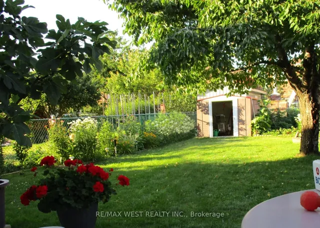 Additional property image - 3135 Fairfox Cres