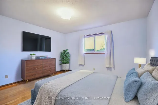 Additional property image - 3135 Fairfox Cres
