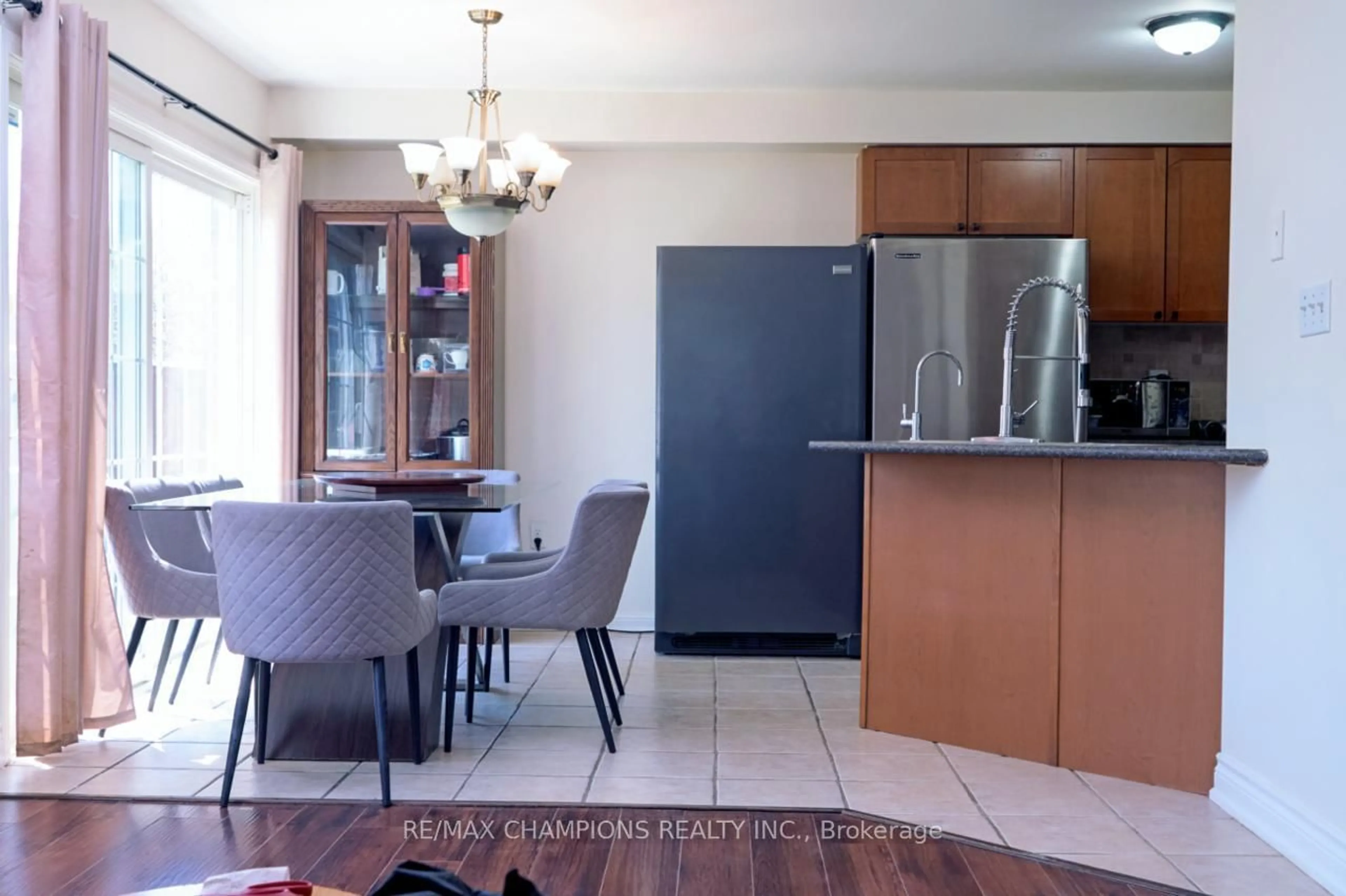 Unknown for 14 Yvonne Dr, Brampton Ontario L7A 3N5