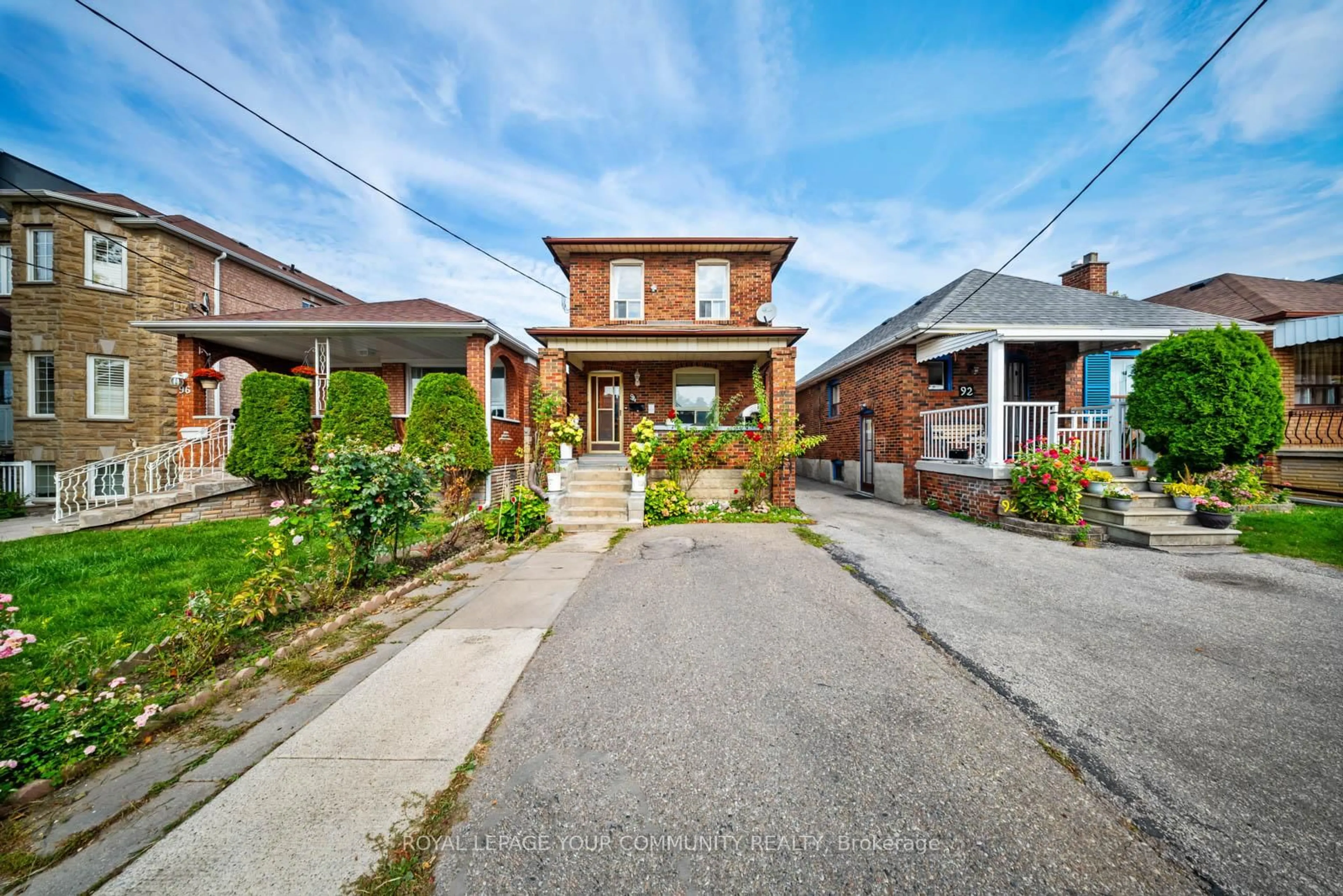 Unknown for 94 Ypres Rd, Toronto Ontario M6M 1P3