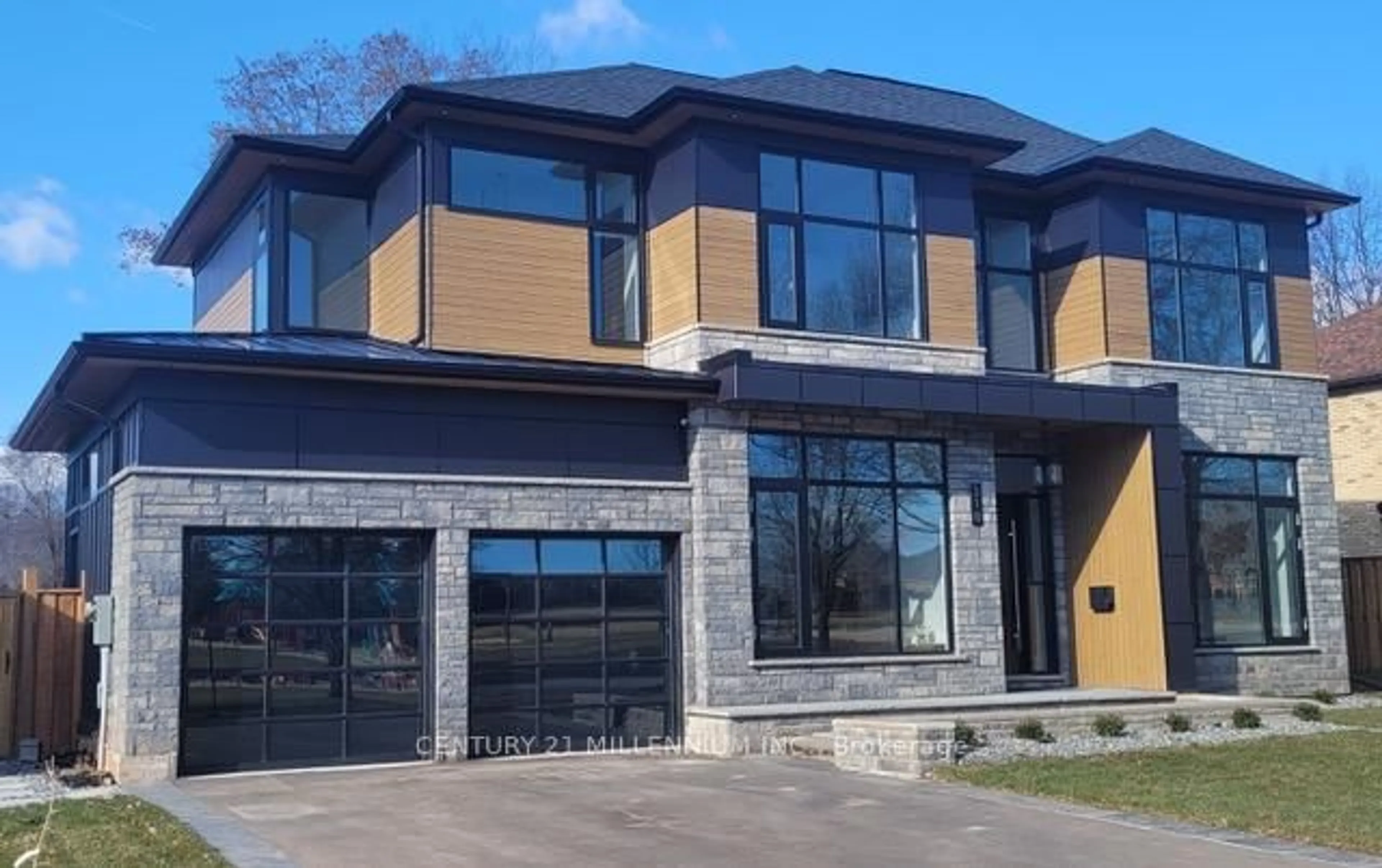 Home with brick exterior material, street for 318 Tuck Dr, Burlington Ontario L7L 2R3
