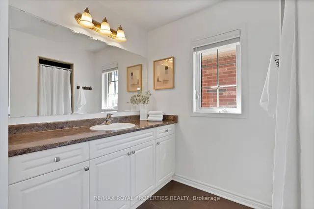 Additional property image - 35 Rottenburg Crt