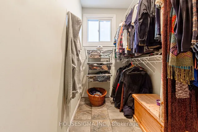 Additional property image - 899 Hazel St