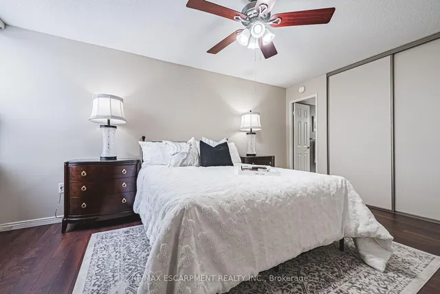 Additional property image - 2055 UPPER MIDDLE Rd Unit 304