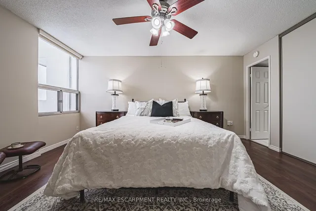 Additional property image - 2055 UPPER MIDDLE Rd Unit 304