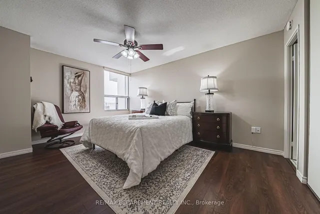 Additional property image - 2055 UPPER MIDDLE Rd Unit 304