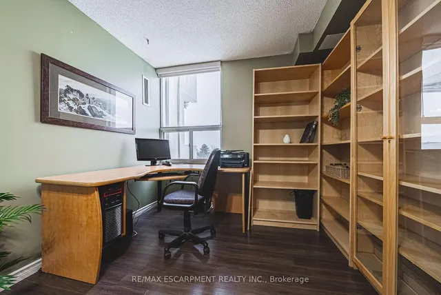 Additional property image - 2055 UPPER MIDDLE Rd Unit 304