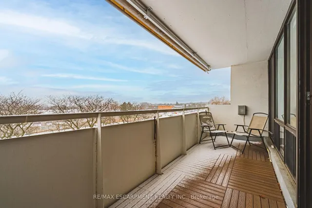 Additional property image - 2055 UPPER MIDDLE Rd Unit 304