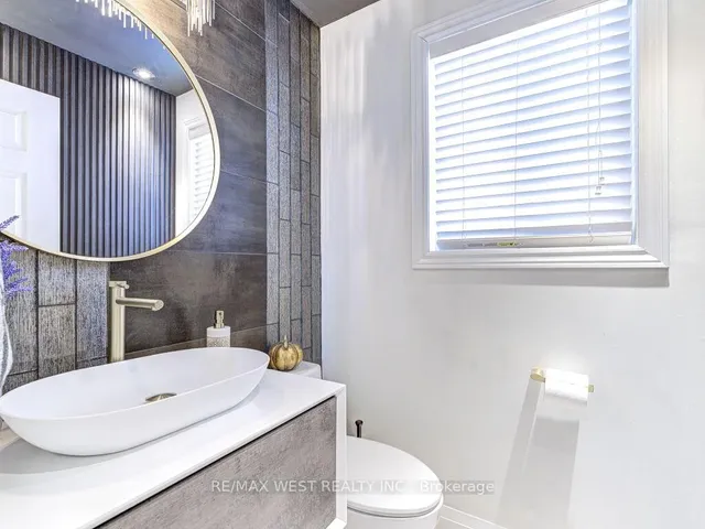 Additional property image - 104 Chalkfarm Cres