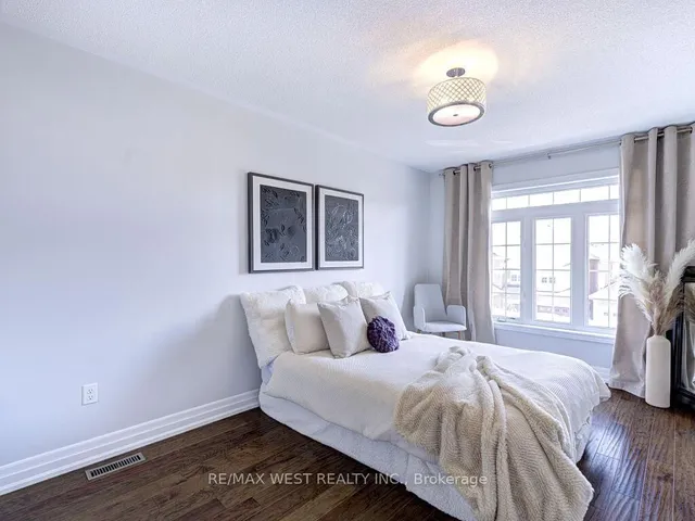 Additional property image - 104 Chalkfarm Cres
