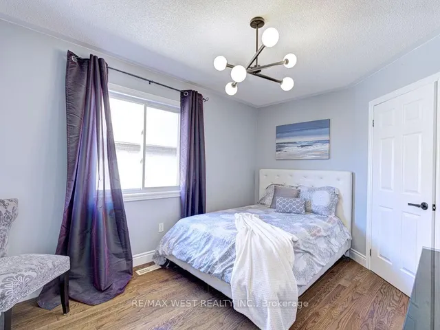 Additional property image - 104 Chalkfarm Cres