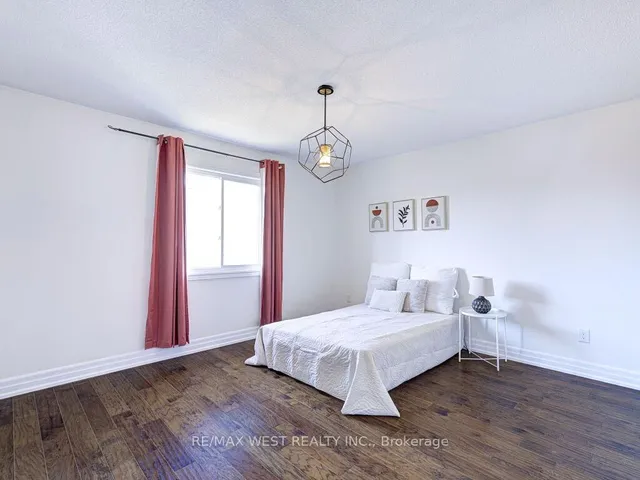 Additional property image - 104 Chalkfarm Cres