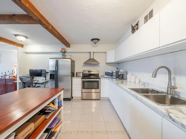 Additional property image - 15 London Green Crt Unit 206