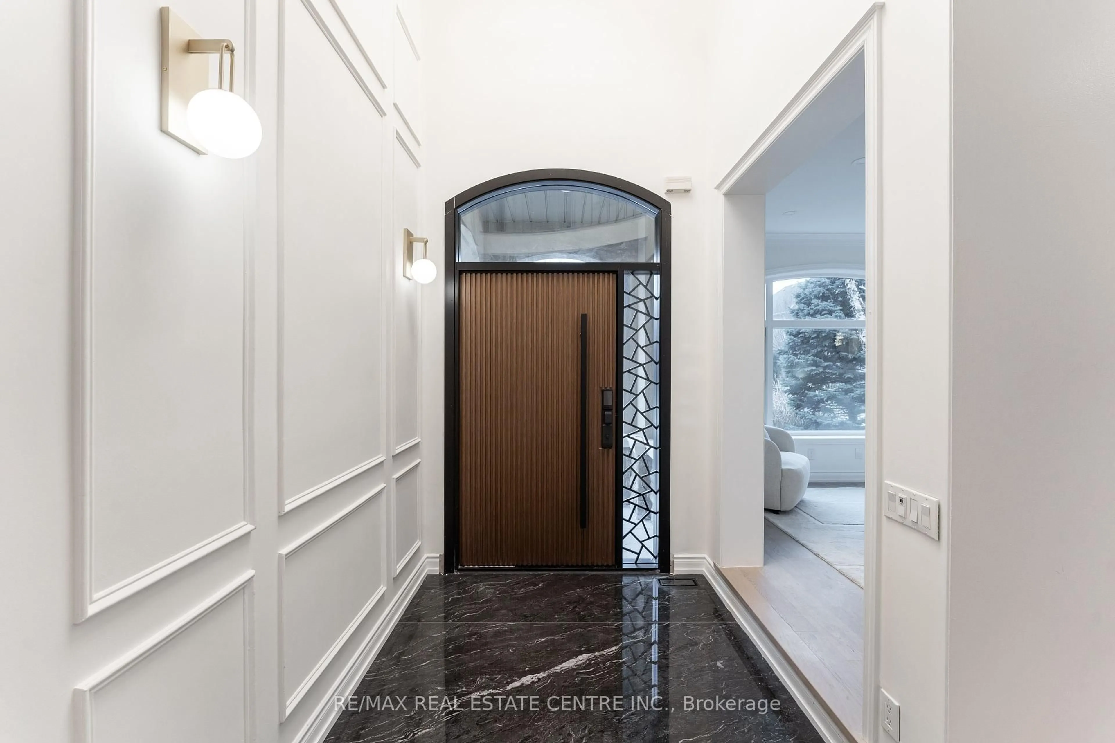 Indoor entryway for 3352 Petrie Way, Oakville Ontario L6L 6V8