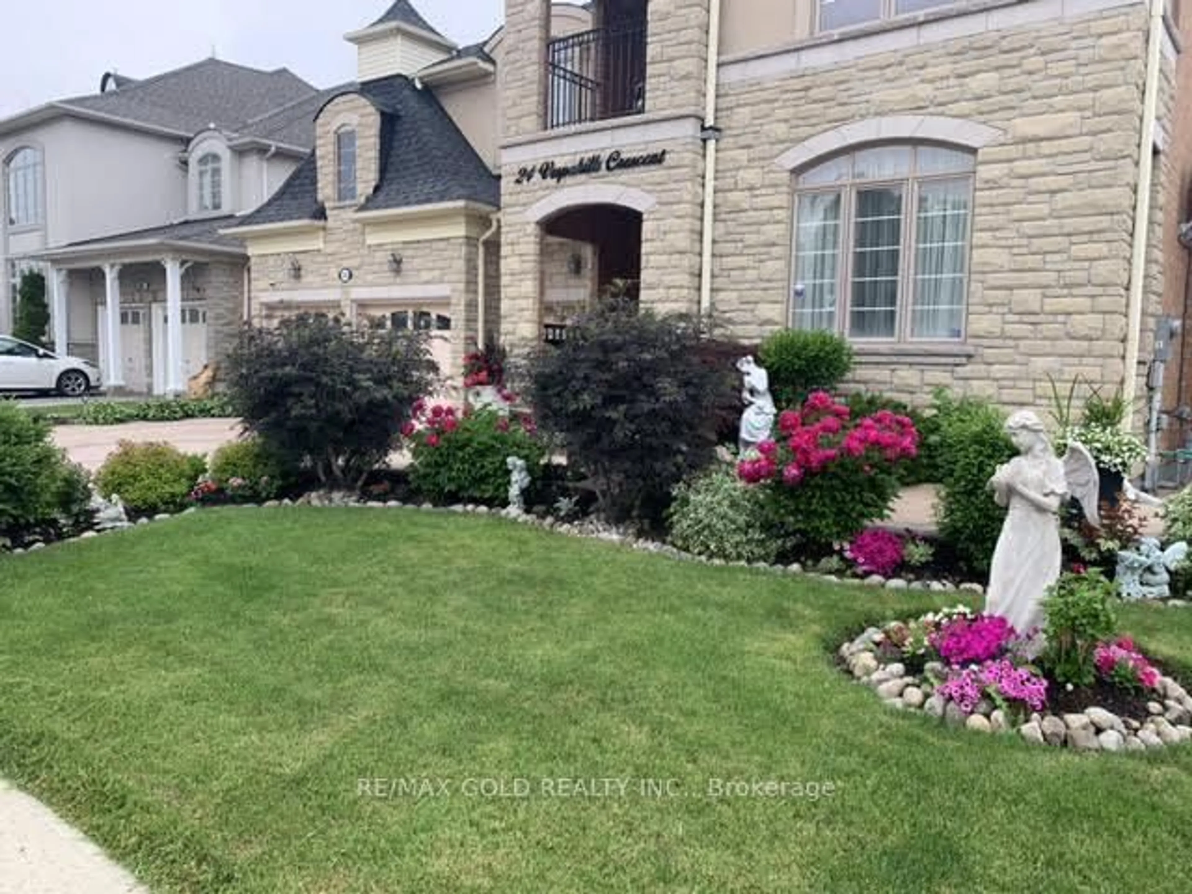 Unknown for 24 Vespahills Cres, Brampton Ontario L6P 2V1