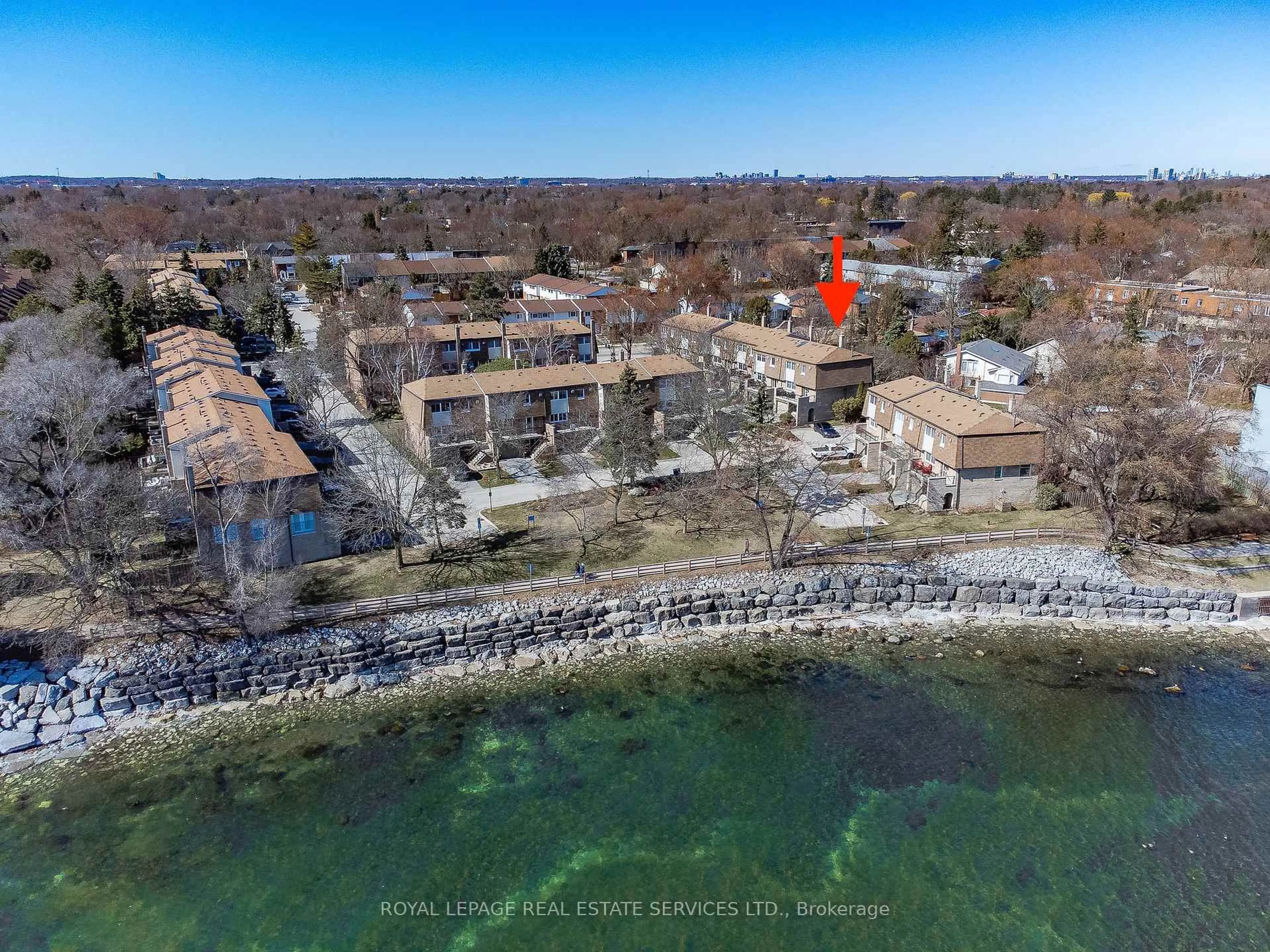 A pic from outside/outdoor area/front of a property/back of a property/a pic from drone, water/lake/river/ocean view for 2098 Marine Dr #6, Oakville Ontario L6L 1B7