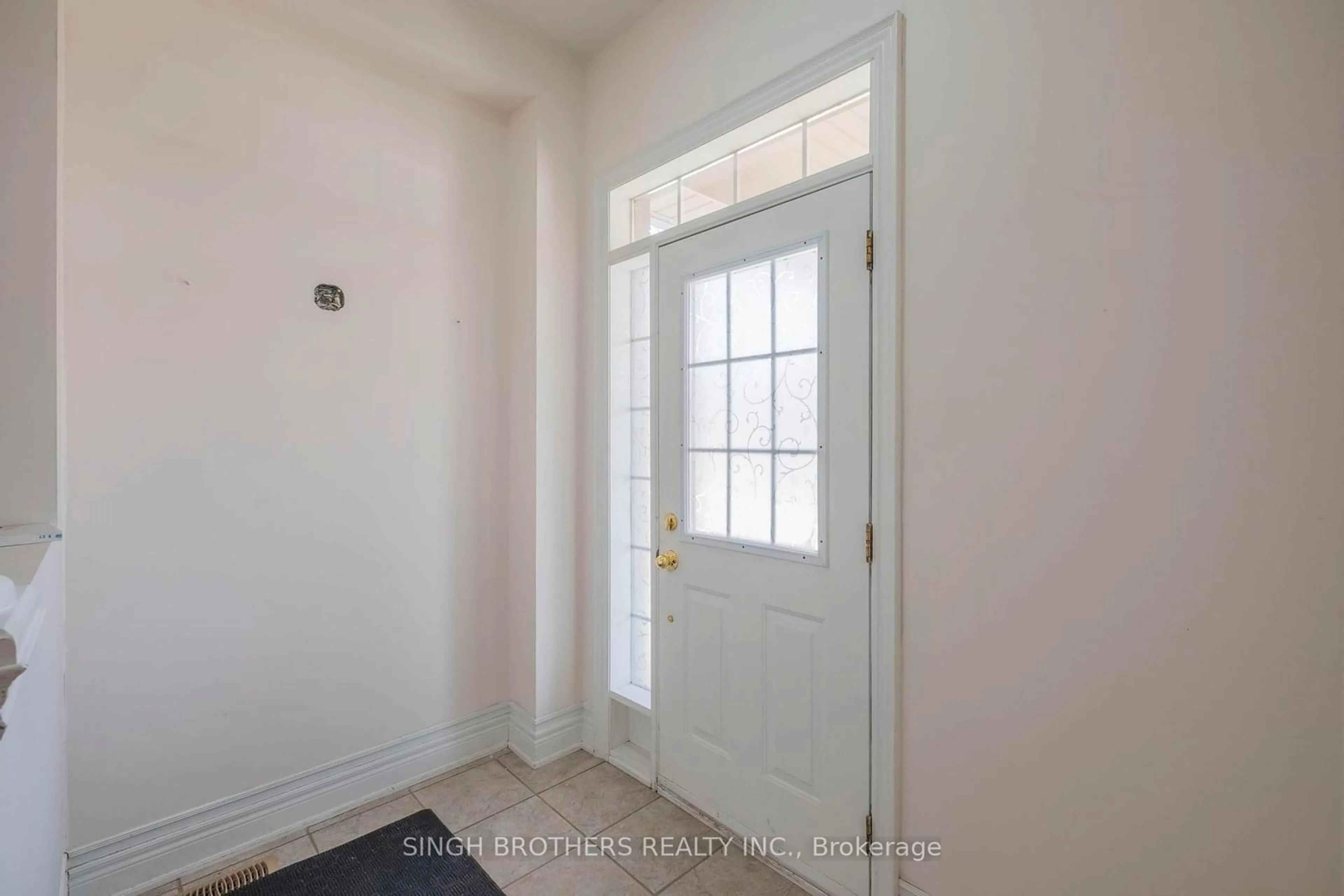 Indoor entryway for 78 Mainard Cres, Brampton Ontario L6R 2T8