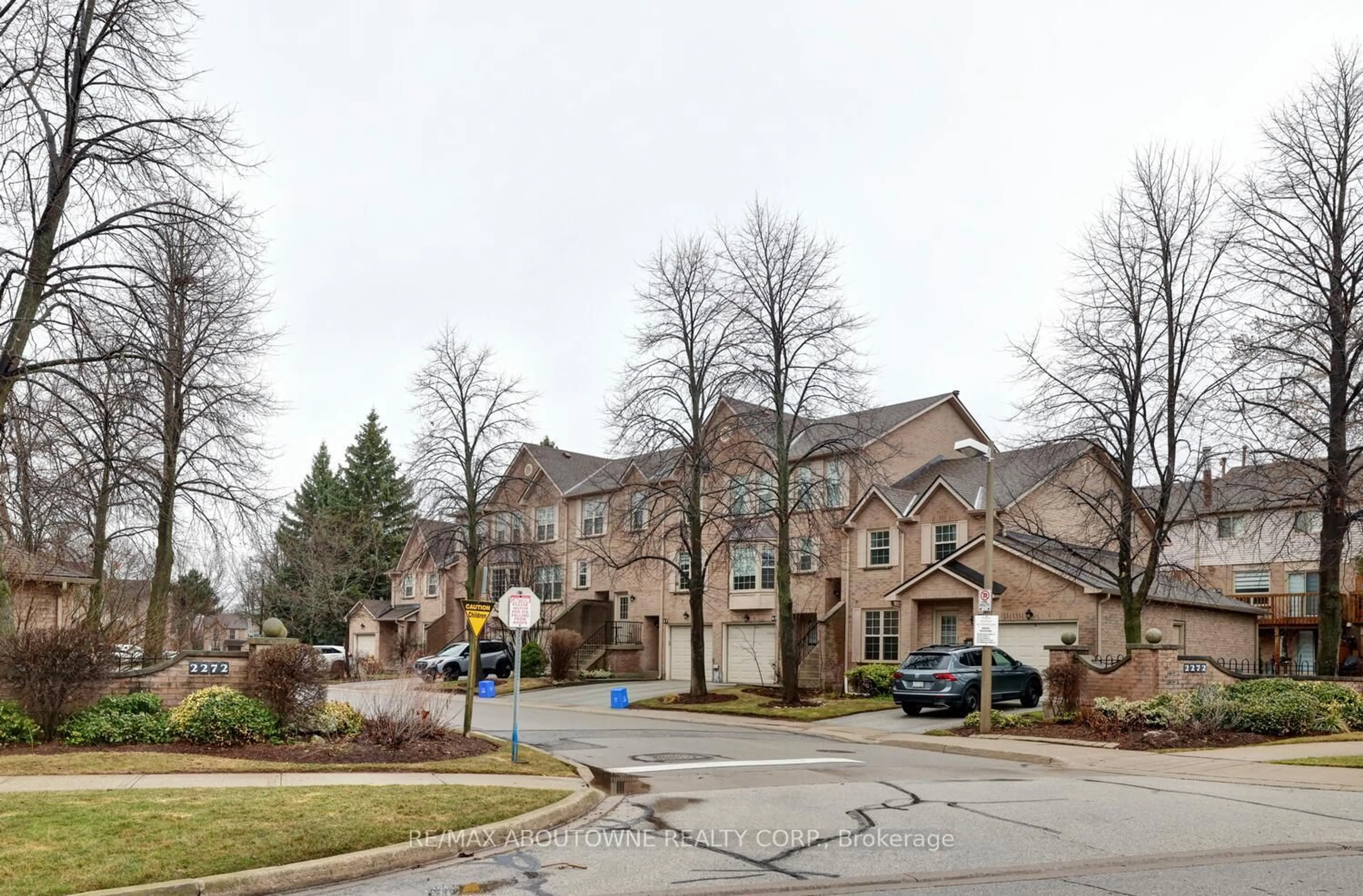 Unknown for 2272 Mowat Ave #6, Oakville Ontario L6H 5L8
