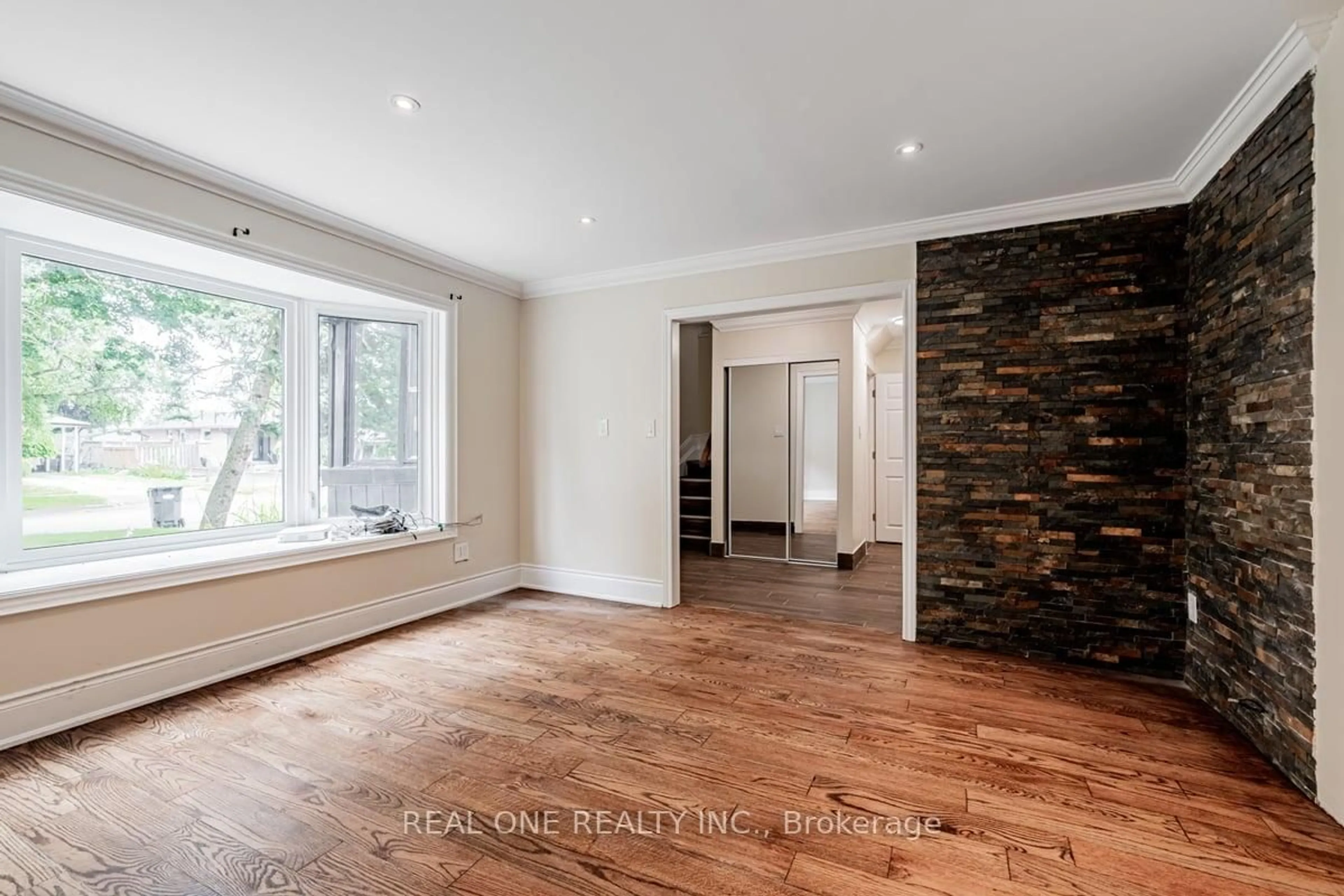 A pic of a room for 30 Herkley Dr, Brampton Ontario L6V 2E8