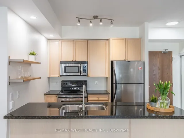 Additional property image - 4196 Dundas St Unit PH 609