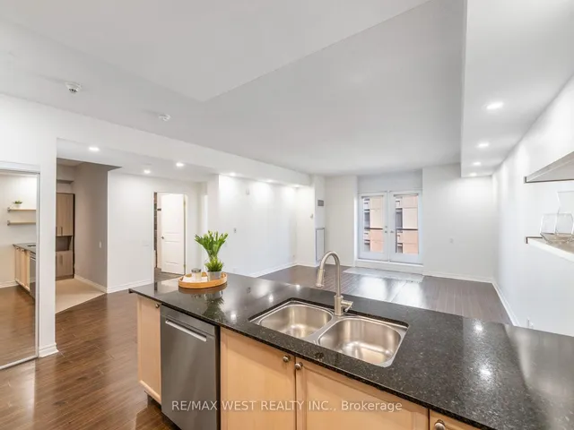 Additional property image - 4196 Dundas St Unit PH 609