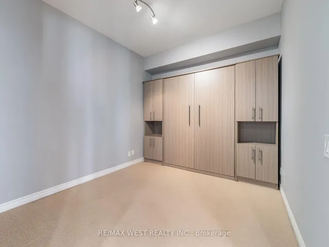 Additional property image - 4196 Dundas St Unit PH 609