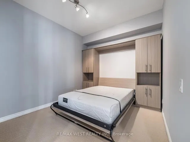 Additional property image - 4196 Dundas St Unit PH 609