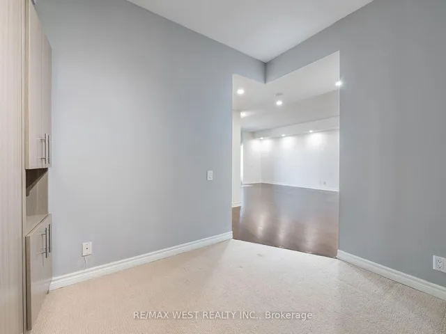 Additional property image - 4196 Dundas St Unit PH 609