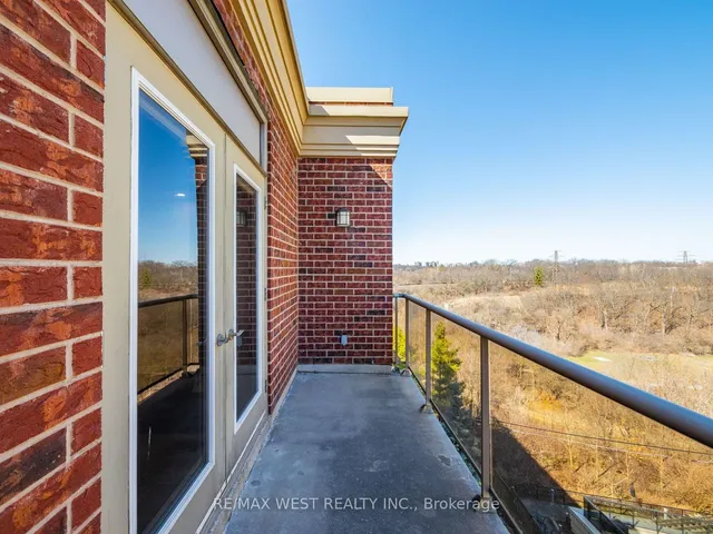 Additional property image - 4196 Dundas St Unit PH 609