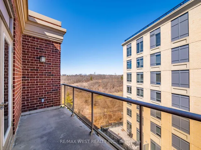 Additional property image - 4196 Dundas St Unit PH 609