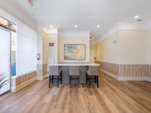 Additional property image - 4196 Dundas St Unit PH 609