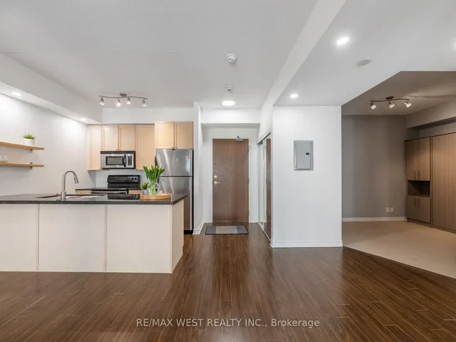 Additional property image - 4196 Dundas St Unit PH 609