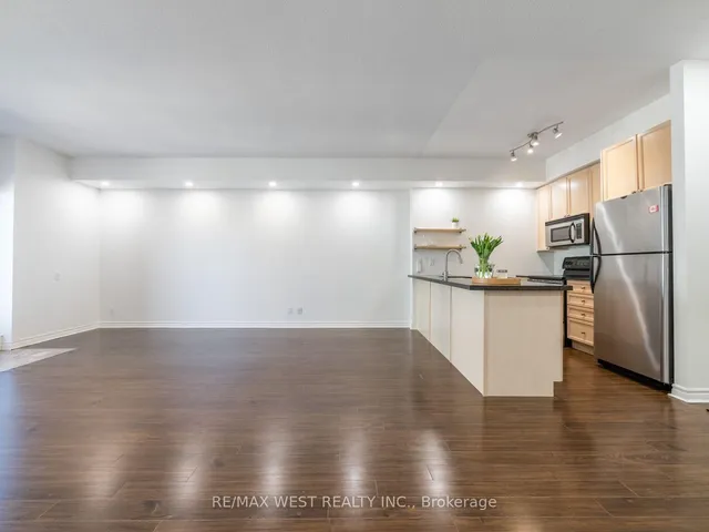 Additional property image - 4196 Dundas St Unit PH 609