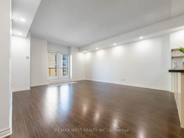 Additional property image - 4196 Dundas St Unit PH 609