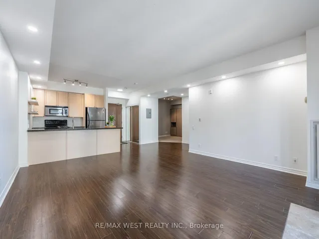 Additional property image - 4196 Dundas St Unit PH 609