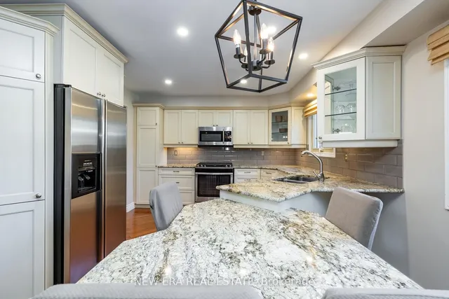 Additional property image - 6 Cairnmore Crt