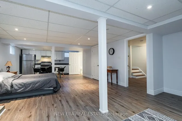 Additional property image - 6 Cairnmore Crt