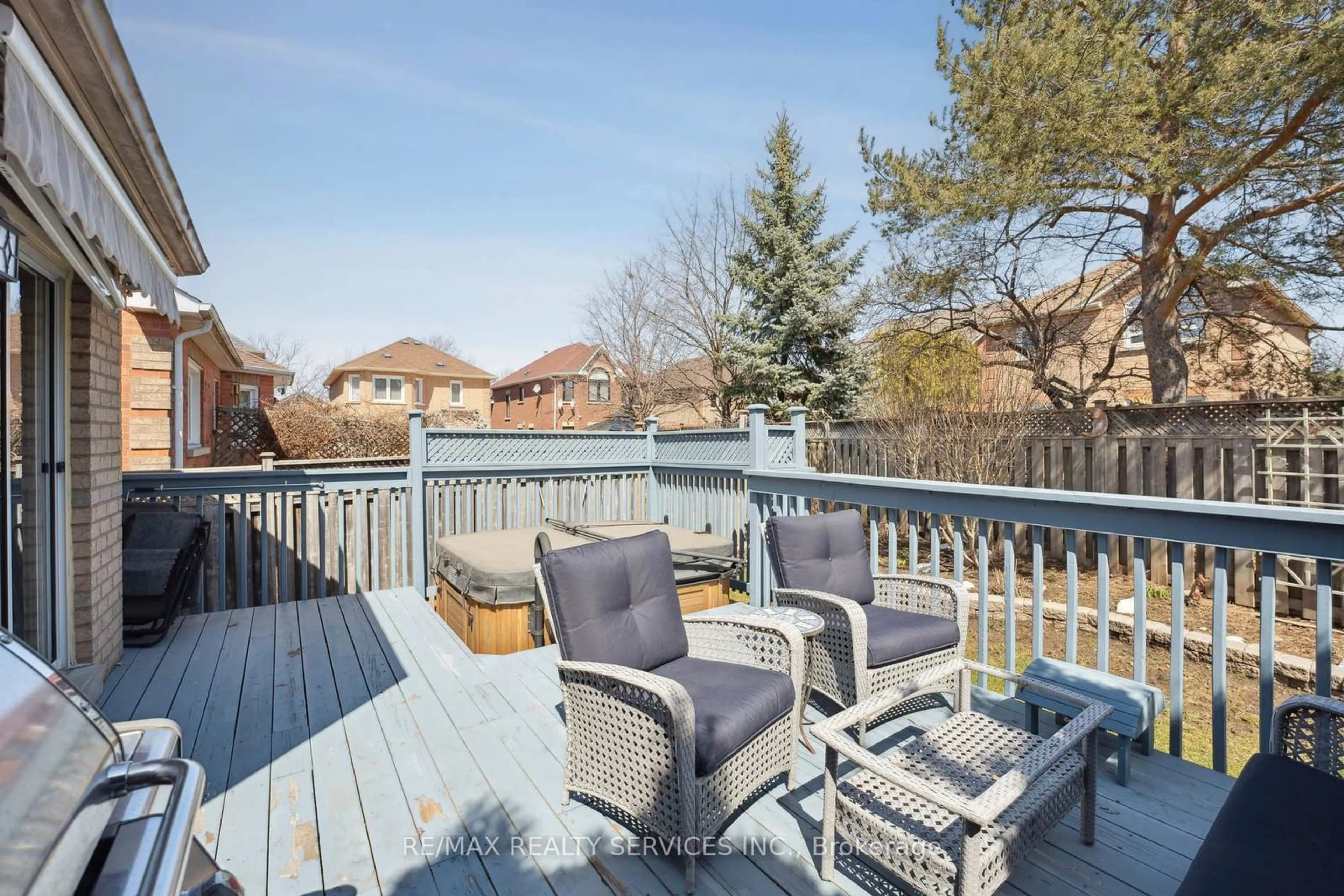 Patio, water/lake/river/ocean view for 52 Buffridge Tr, Brampton Ontario L7A 1H8