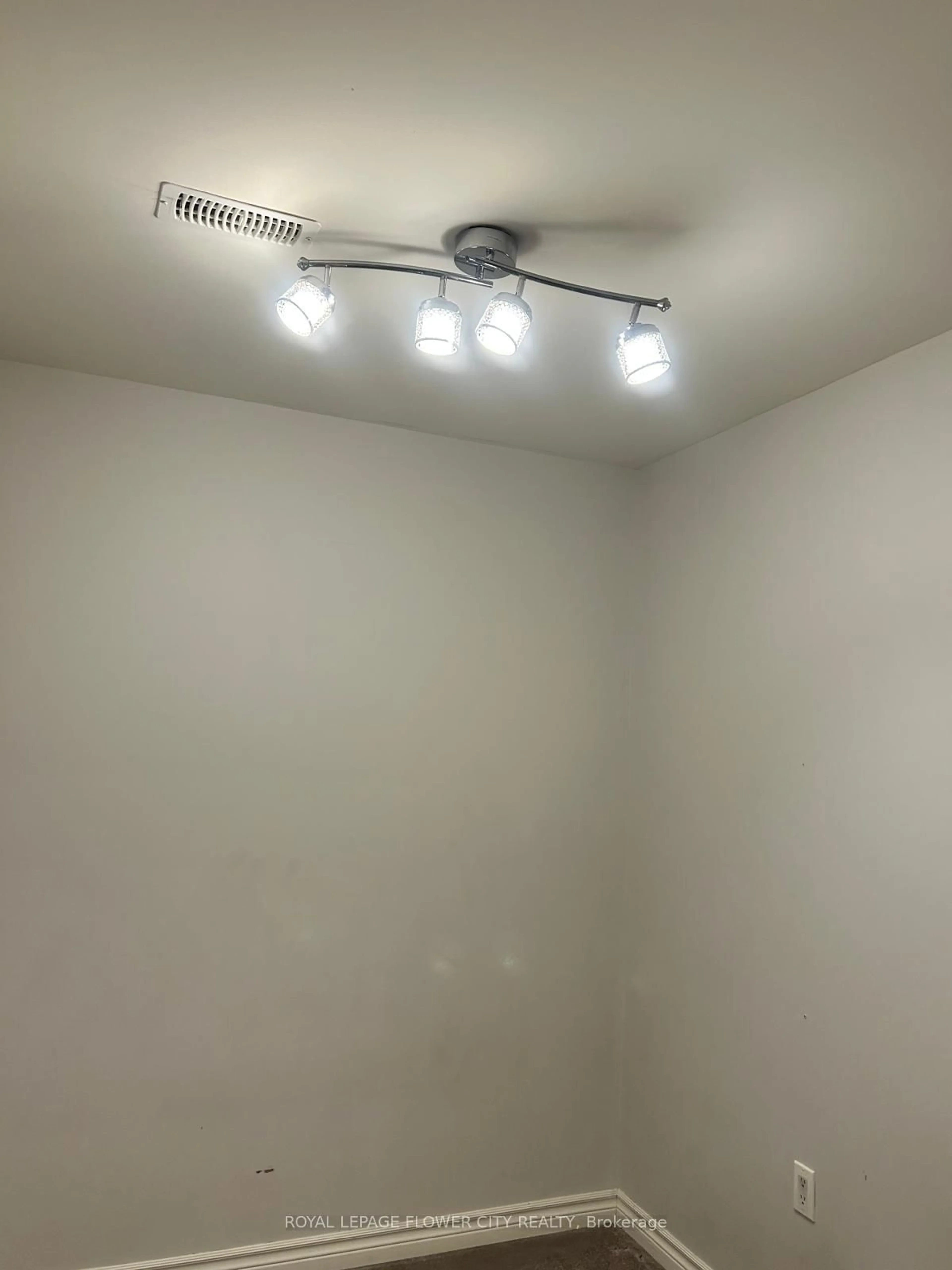 A pic of a room for 630 Sauve St #404, Milton Ontario L9T 9A6