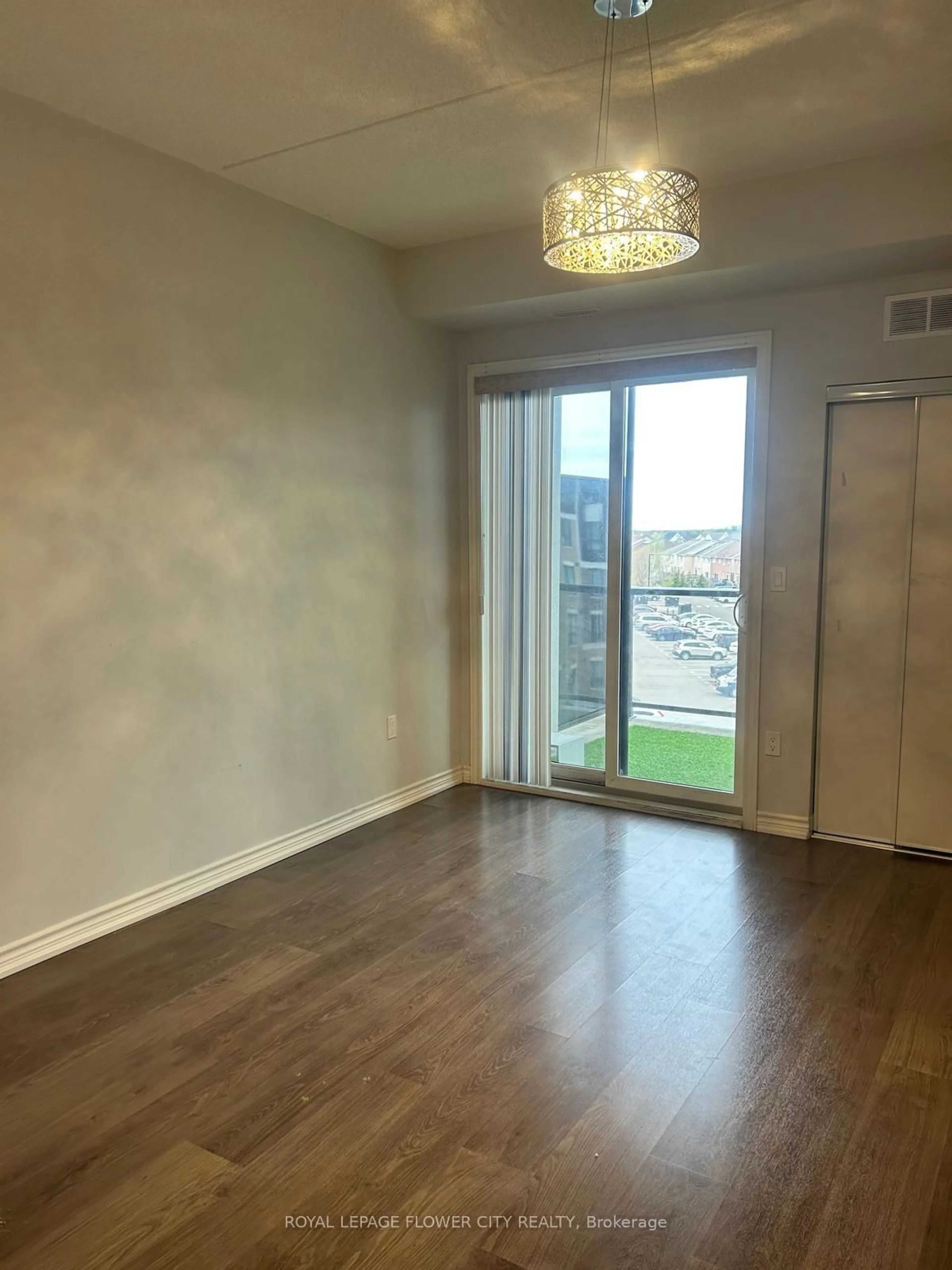 A pic of a room for 630 Sauve St #404, Milton Ontario L9T 9A6