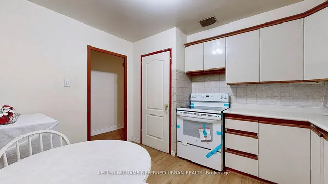 Additional property image - 3460 Keele St Unit 921
