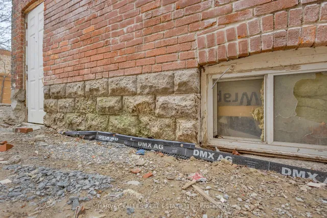 Primary image of 4 Laxton Ave
