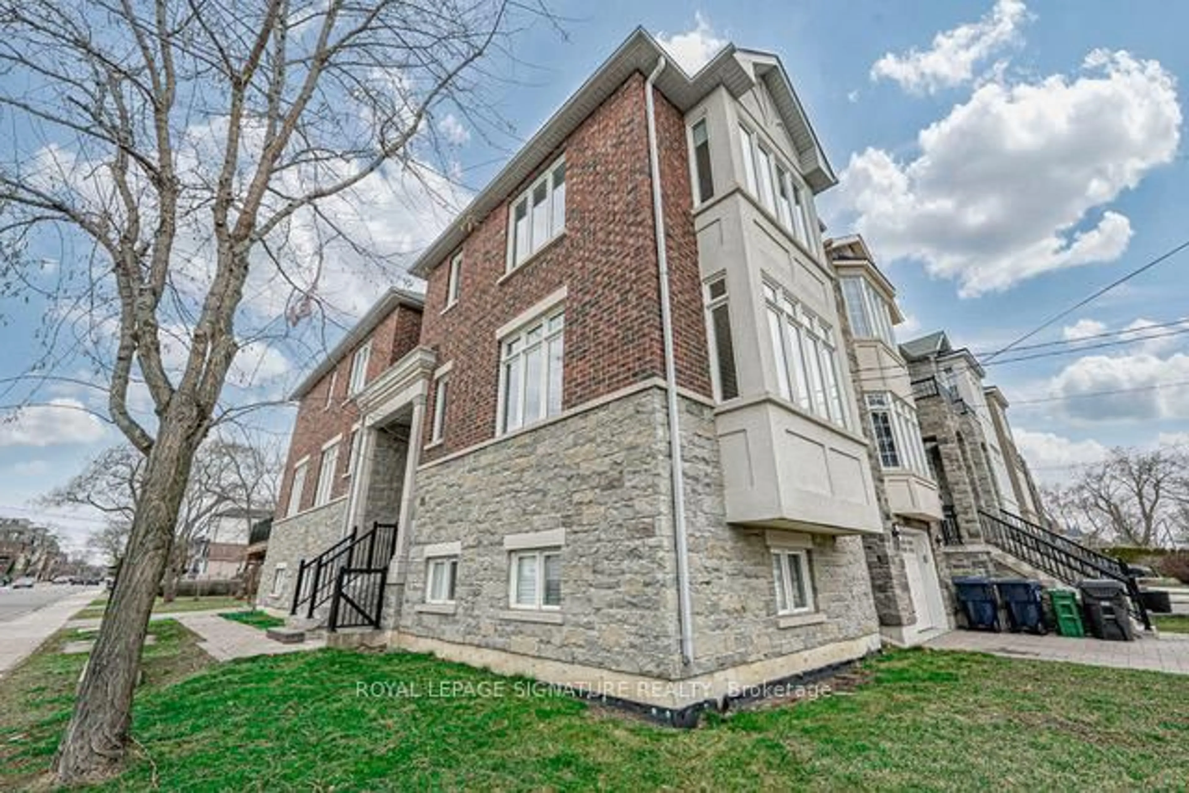 Home with brick exterior material, building for 28 Elder Ave, Toronto Ontario M8W 1S4