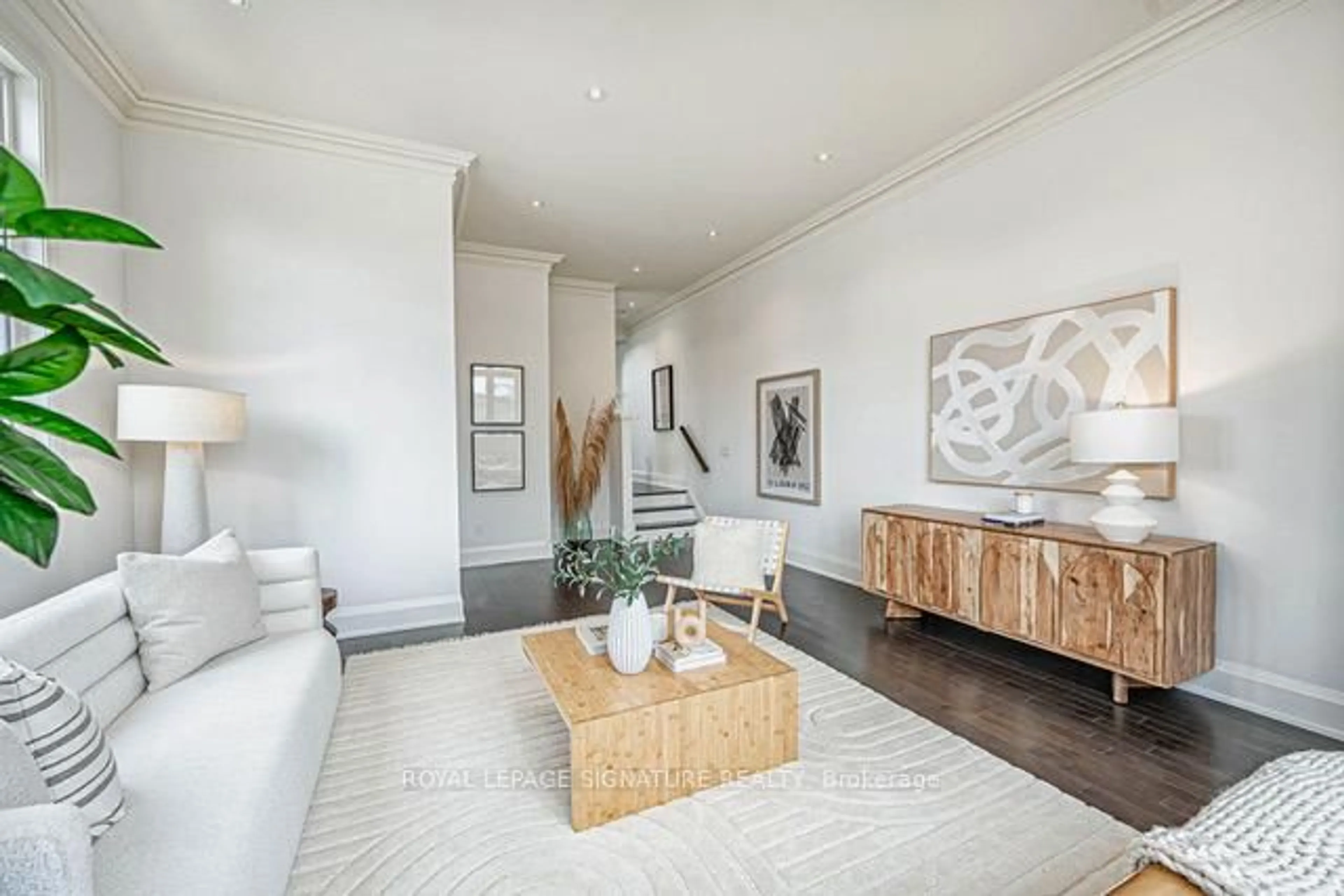 Living room with furniture, unknown for 28 Elder Ave, Toronto Ontario M8W 1S4