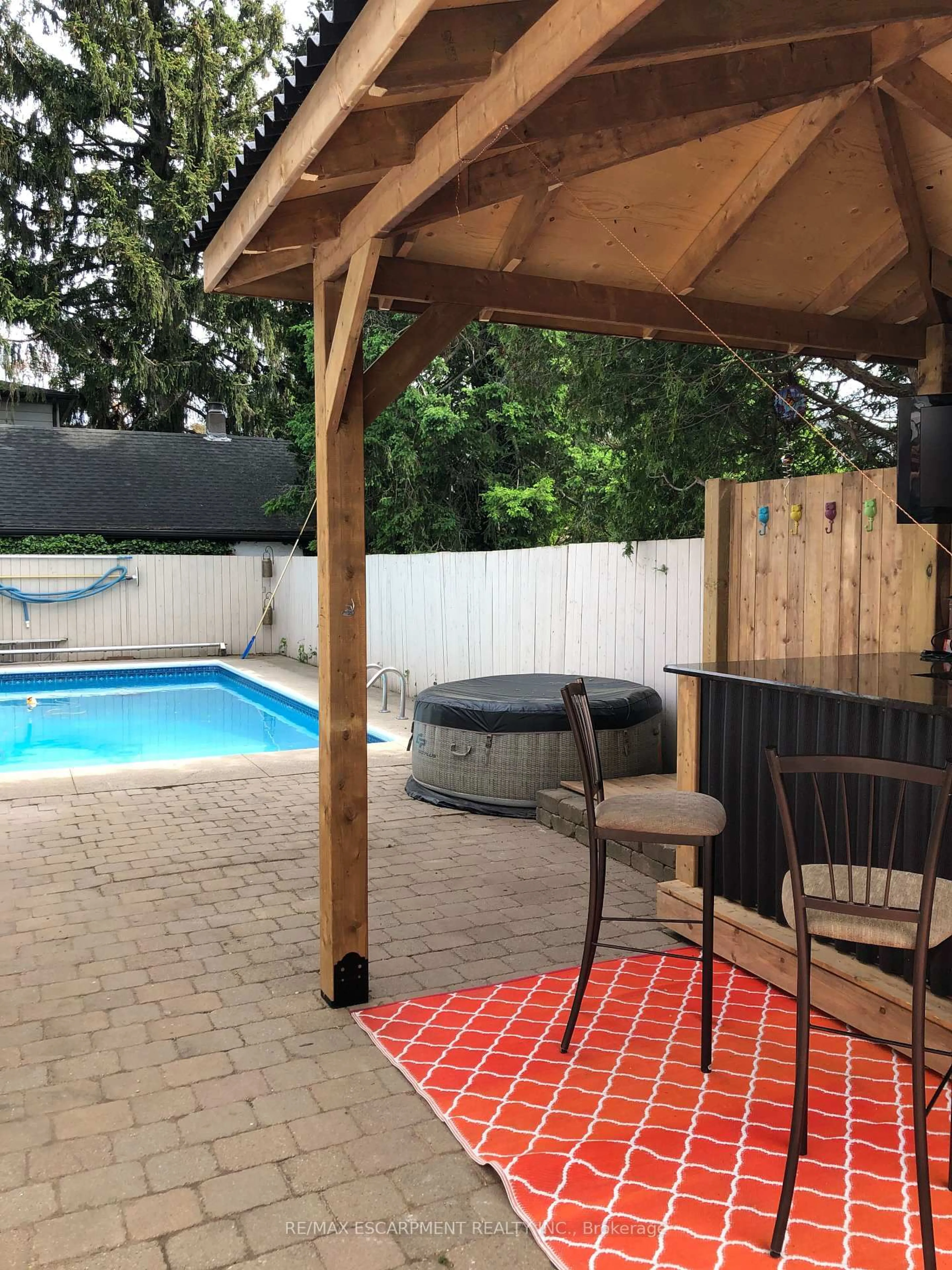 Patio, water/lake/river/ocean view for 212 Brookfield Ave, Burlington Ontario L7N 1T8