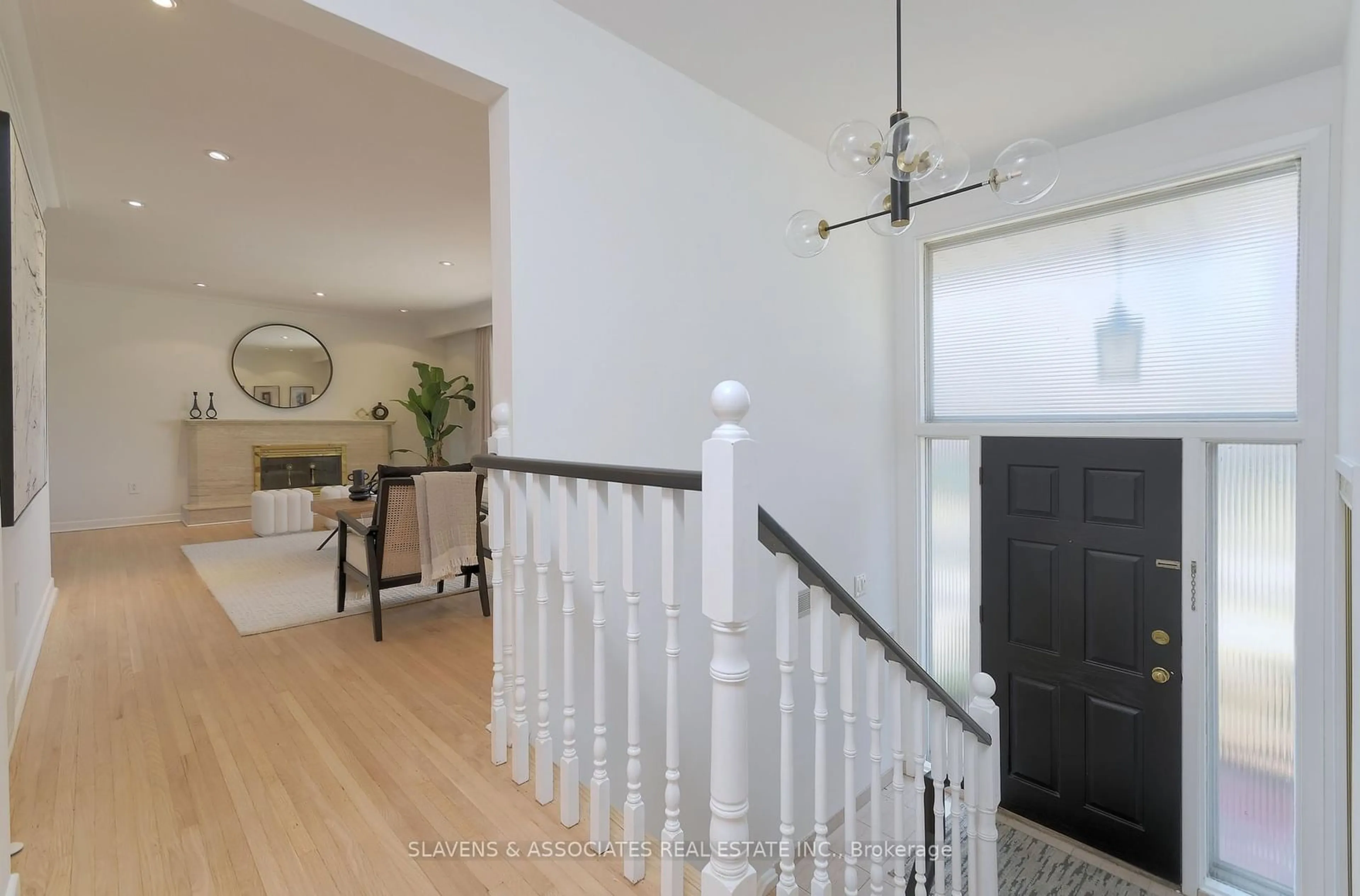 Indoor entryway for 3 Watling St, Toronto Ontario M9P 3E8