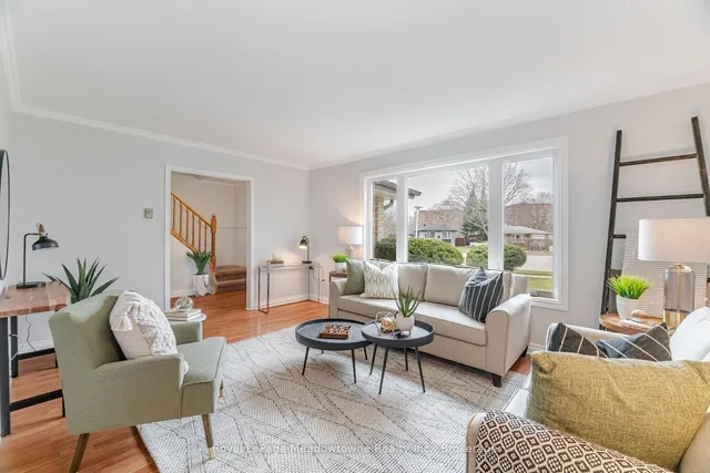 Additional property image - 204 Bousfield Cres