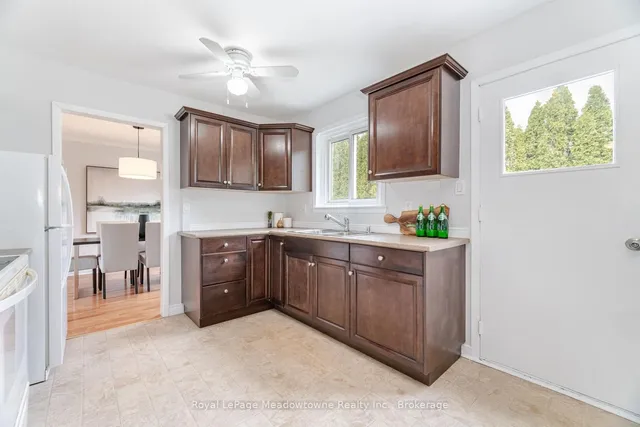 Additional property image - 204 Bousfield Cres