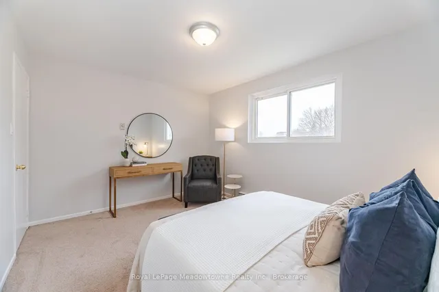 Additional property image - 204 Bousfield Cres
