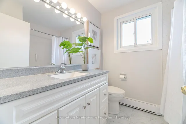 Additional property image - 204 Bousfield Cres